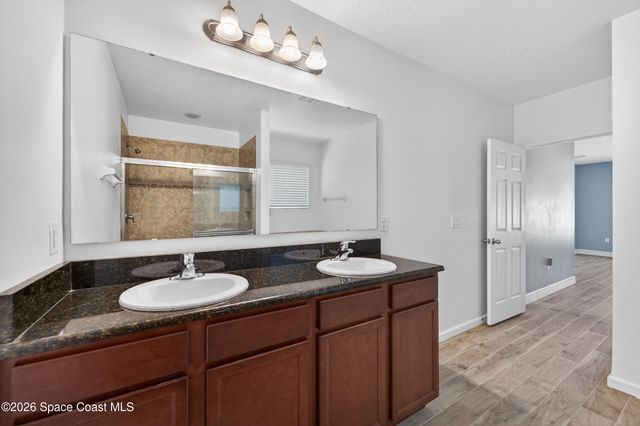 2062 Elkins Point Point, Melbourne, FL 32935