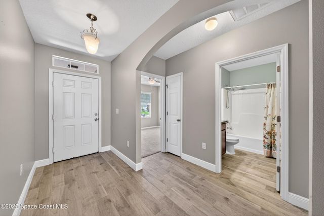 2062 Elkins Point Point, Melbourne, FL 32935