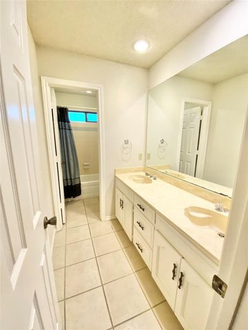 5714 Louise Way Drive, Arlington, TX 76017