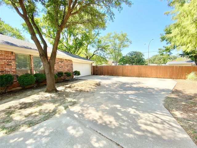 5714 Louise Way Drive, Arlington, TX 76017