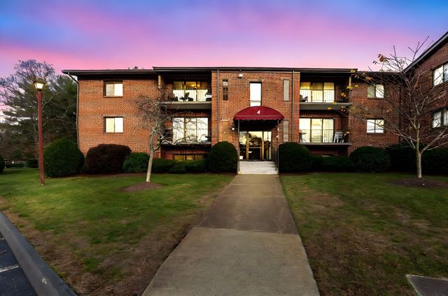 221 Oak Street 4-31, Brockton, MA 02301