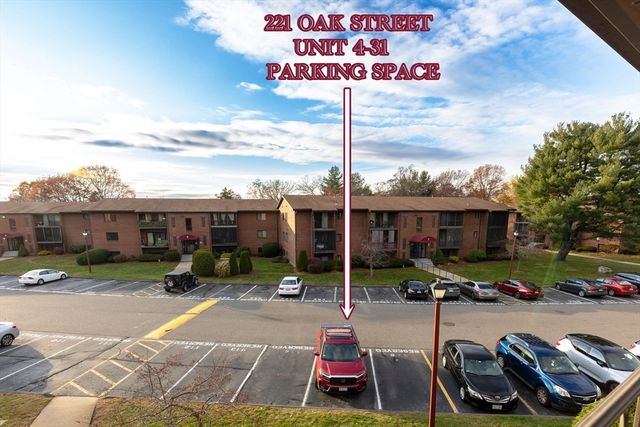 221 Oak Street 4-31, Brockton, MA 02301