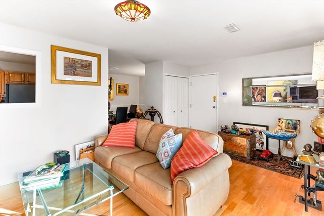 221 Oak Street 4-31, Brockton, MA 02301