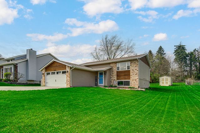 3113 Devonshire Circle, Crown Point, IN 46307
