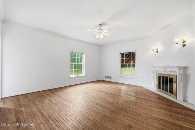 5523 Apache Rd, Louisville, KY 40207