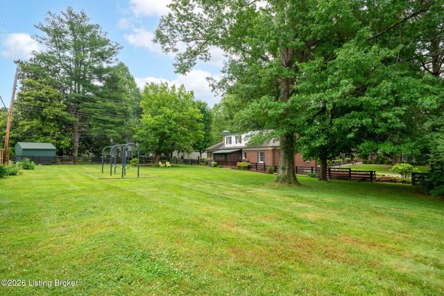 5523 Apache Rd, Louisville, KY 40207