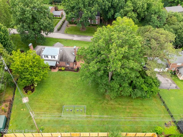 5523 Apache Rd, Louisville, KY 40207