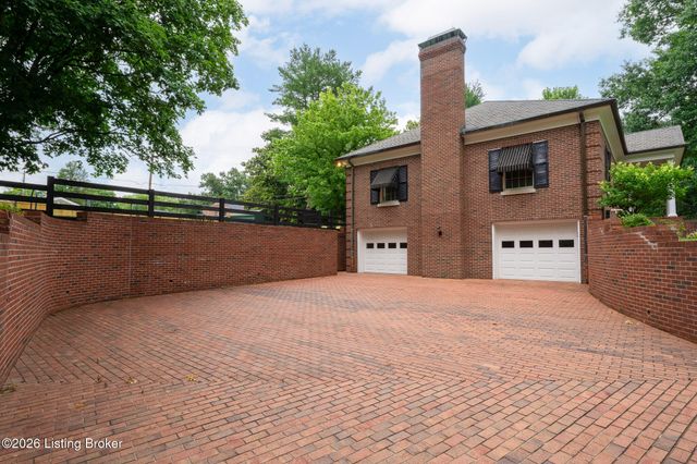 5523 Apache Rd, Louisville, KY 40207