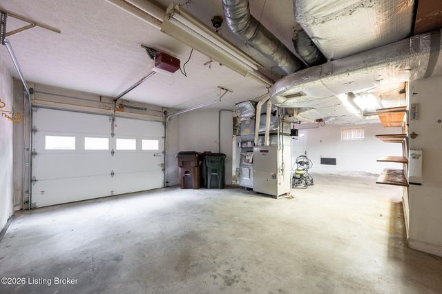 5523 Apache Rd, Louisville, KY 40207