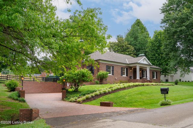 5523 Apache Rd, Louisville, KY 40207