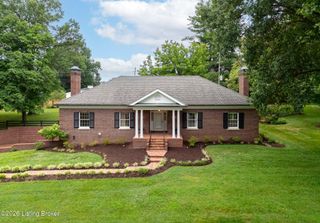 5523 Apache Rd, Louisville, KY 40207