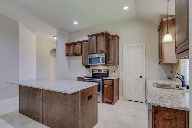 1002 Star Grass Drive, Mansfield, TX 76063