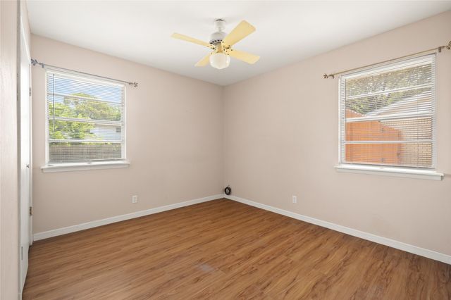 1332 Harrison Lane, Hurst, TX 76053