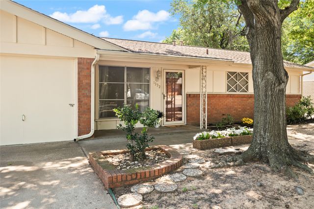 1332 Harrison Lane, Hurst, TX 76053