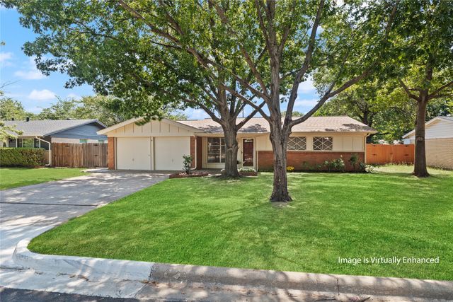 1332 Harrison Lane, Hurst, TX 76053