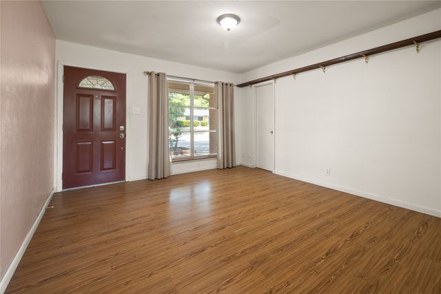 1332 Harrison Lane, Hurst, TX 76053