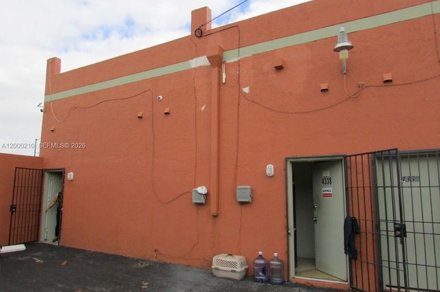 4330 SW 8th St, Coral Gables, FL 33134