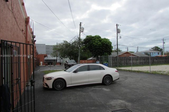 4330 SW 8th St, Coral Gables, FL 33134