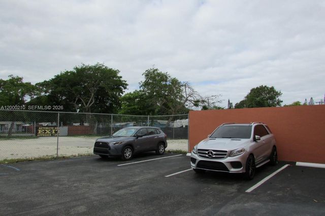 4330 SW 8th St, Coral Gables, FL 33134