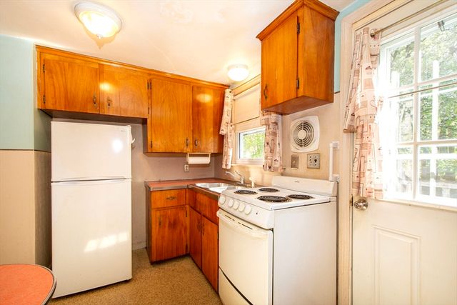 81 Livoli Ave, Braintree, MA 02184