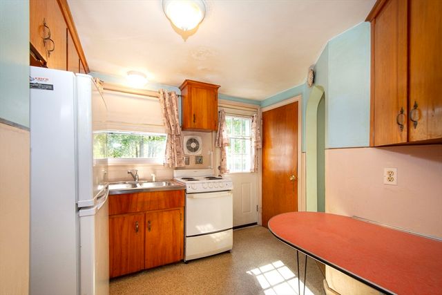 81 Livoli Ave, Braintree, MA 02184