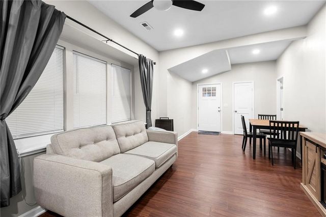 1120 Splitlog Avenue, Kansas City, KS 66102