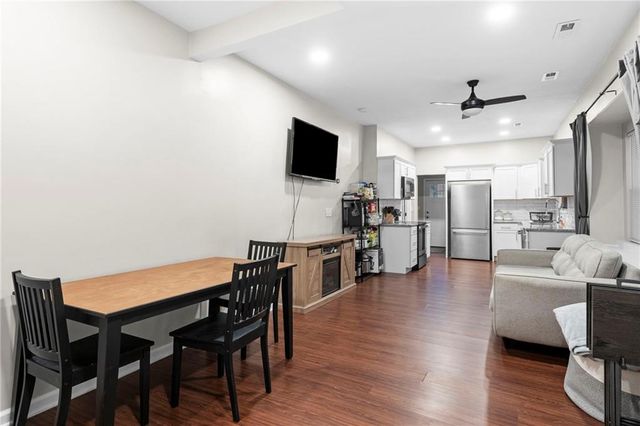 1120 Splitlog Avenue, Kansas City, KS 66102