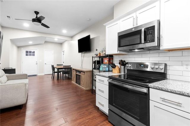 1120 Splitlog Avenue, Kansas City, KS 66102