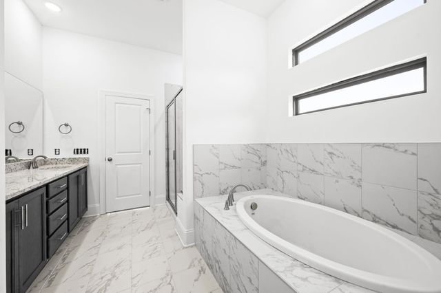 701 Harpeth Knoll Ct, Nashville, TN 37221