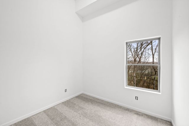 701 Harpeth Knoll Ct, Nashville, TN 37221