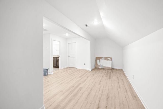 701 Harpeth Knoll Ct, Nashville, TN 37221