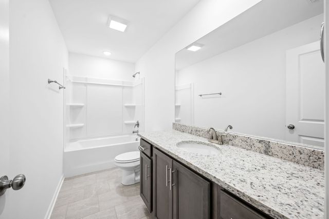 701 Harpeth Knoll Ct, Nashville, TN 37221