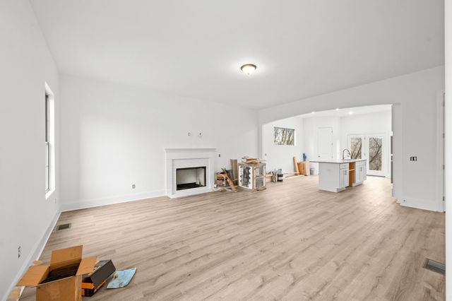 701 Harpeth Knoll Ct, Nashville, TN 37221