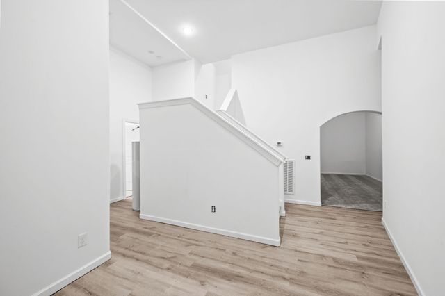 701 Harpeth Knoll Ct, Nashville, TN 37221