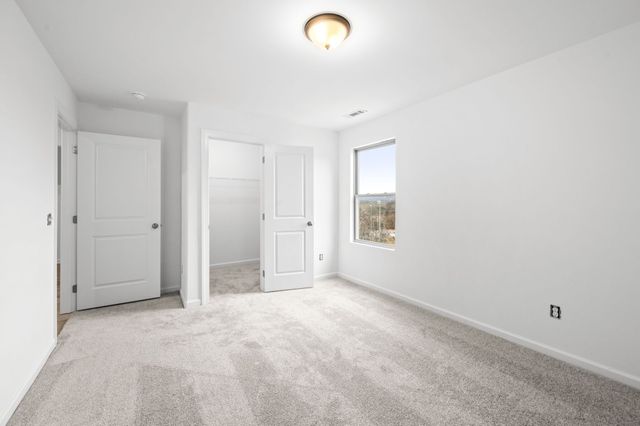 701 Harpeth Knoll Ct, Nashville, TN 37221