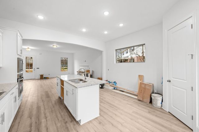 701 Harpeth Knoll Ct, Nashville, TN 37221