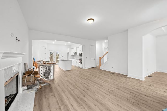 701 Harpeth Knoll Ct, Nashville, TN 37221