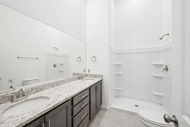 701 Harpeth Knoll Ct, Nashville, TN 37221