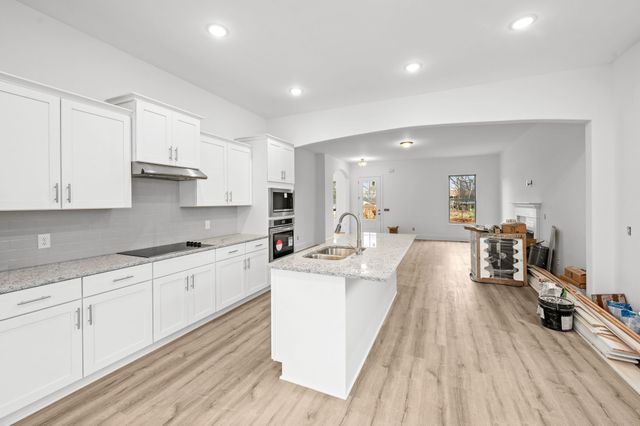 701 Harpeth Knoll Ct, Nashville, TN 37221