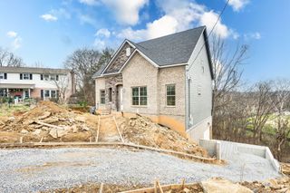 701 Harpeth Knoll Ct, Nashville, TN 37221