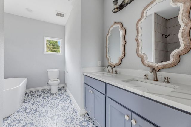 118 Camino De Agua, Elgin, TX 78621