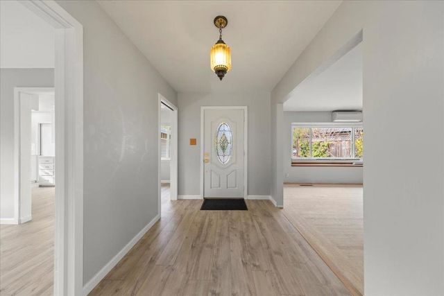 1687 Dalehurst Avenue, Los Altos, CA 94024