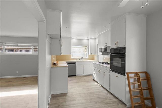 1687 Dalehurst Avenue, Los Altos, CA 94024