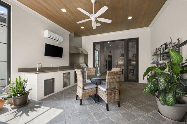 7313 Willow Grove Blvd, Baton Rouge, LA 70810