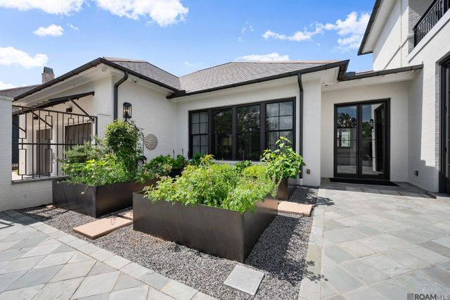 7313 Willow Grove Blvd, Baton Rouge, LA 70810