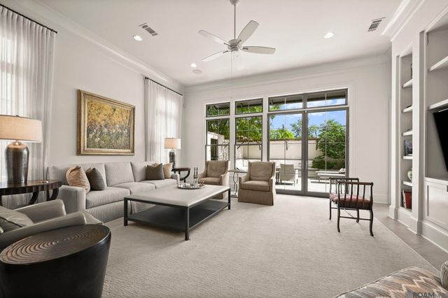 7313 Willow Grove Blvd, Baton Rouge, LA 70810