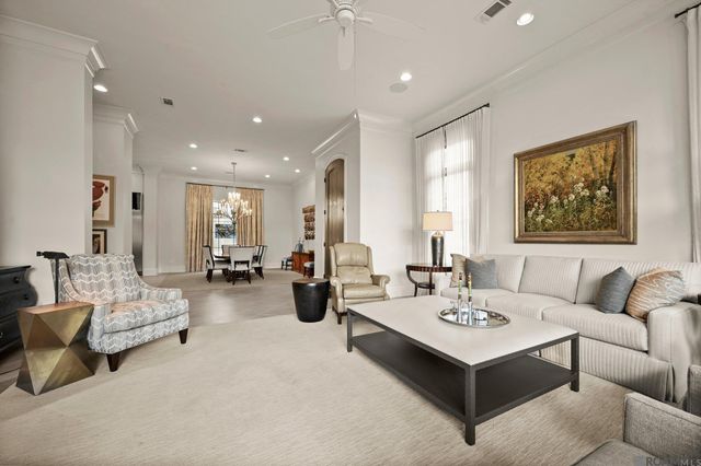 7313 Willow Grove Blvd, Baton Rouge, LA 70810