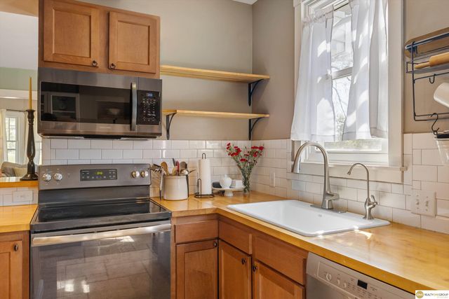 516 W Angus Street, Gretna, NE 68028