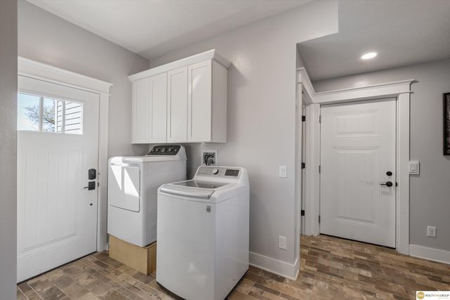 516 W Angus Street, Gretna, NE 68028