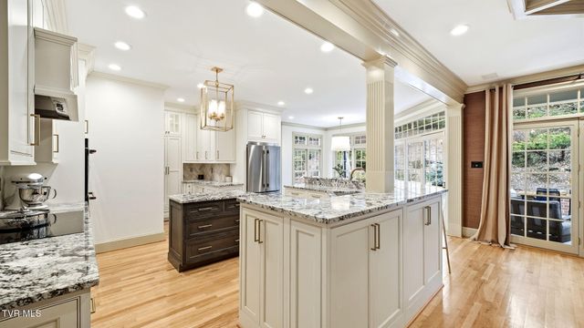 1000 Huntington Court, Kingsport, TN 37660